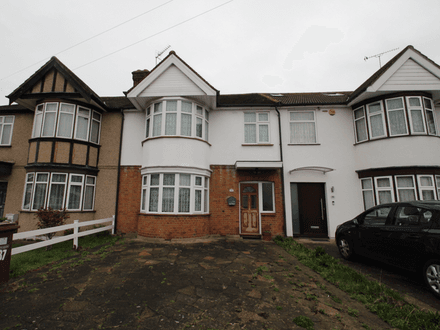 Three Bedroom Terrace Requires Modernisation