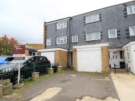 HMO Property - Five Bedrooms - Sold with tenants